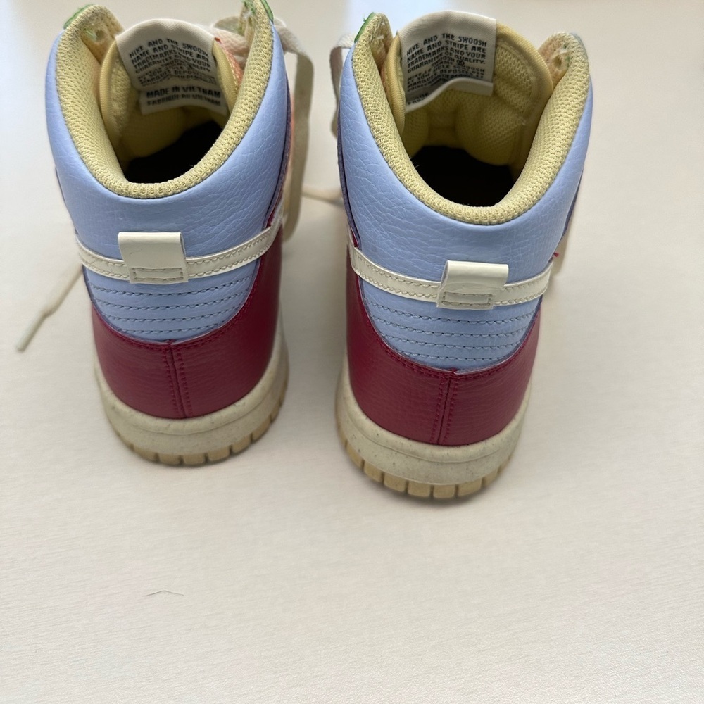 NIKE Dunk High Next Nature International Day of the Girl size 4.5Y (Women’s 6) - Picture 3 of 6